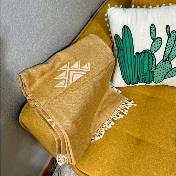 NWT Boho Throw Golden Yellow DWBH Brushed Cotton Woven Soft Blanket for Fall - Picture 2 of 10